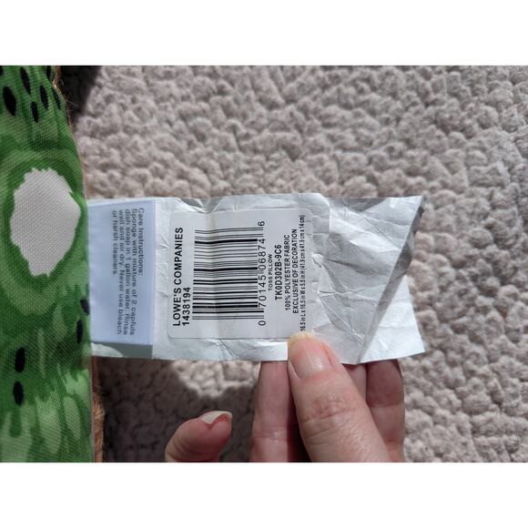 allen + roth 2 Graphic Print Tossed Kiwis w/Geo Square Throw Pillow Outdoor - Picture 6 of 8